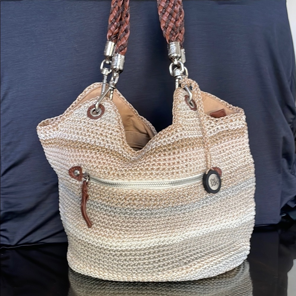 THE SAK 
Elegant Tan and Cream Shoulder Bag